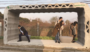 پرینت ایستگاه اتوبوس مستحکم با استفاده از مواد بازیافتی