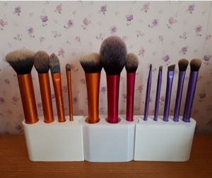 طرح سه بعدی پایه قلم آرایشی